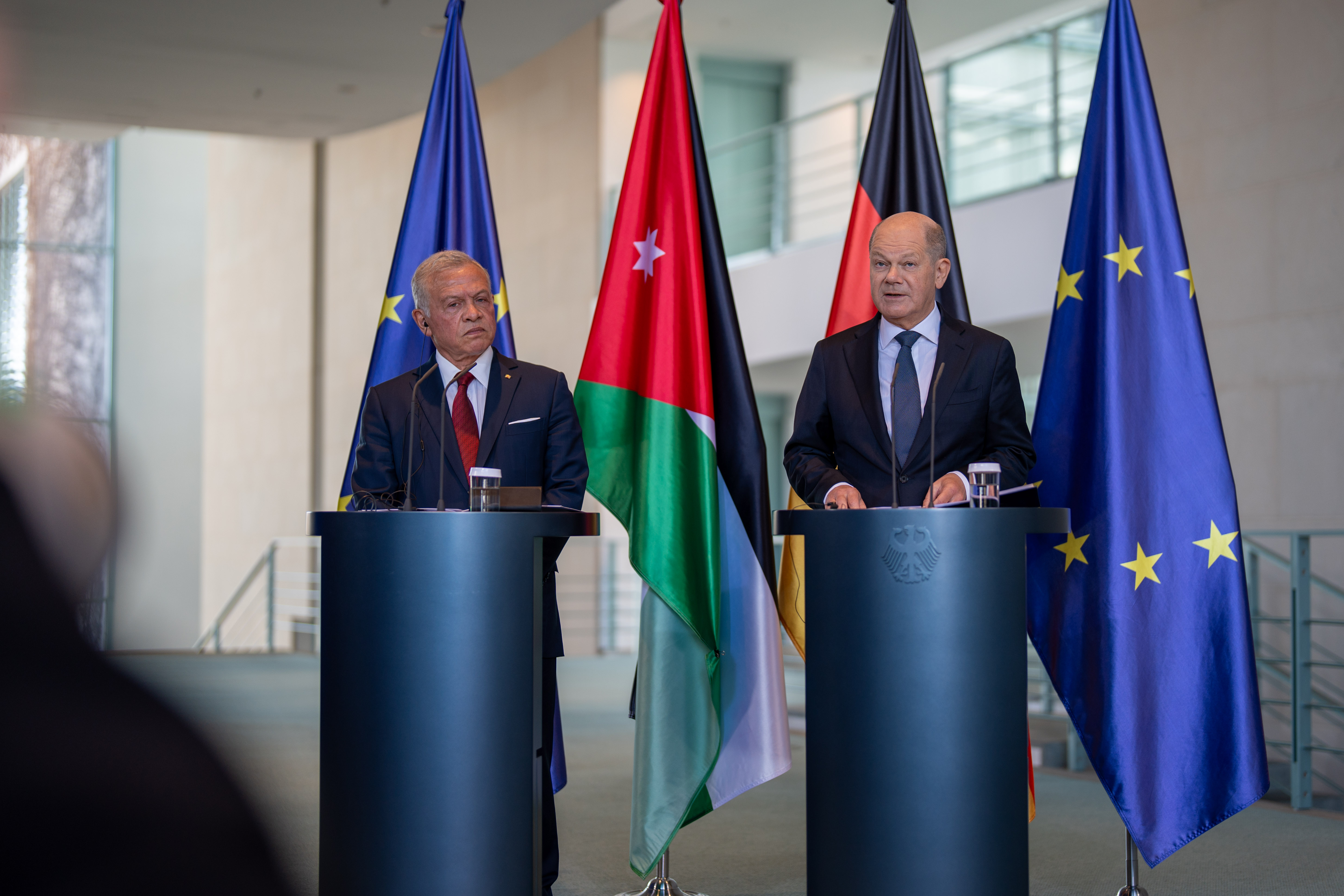 King holds talks with German chancellor and CDU party leader