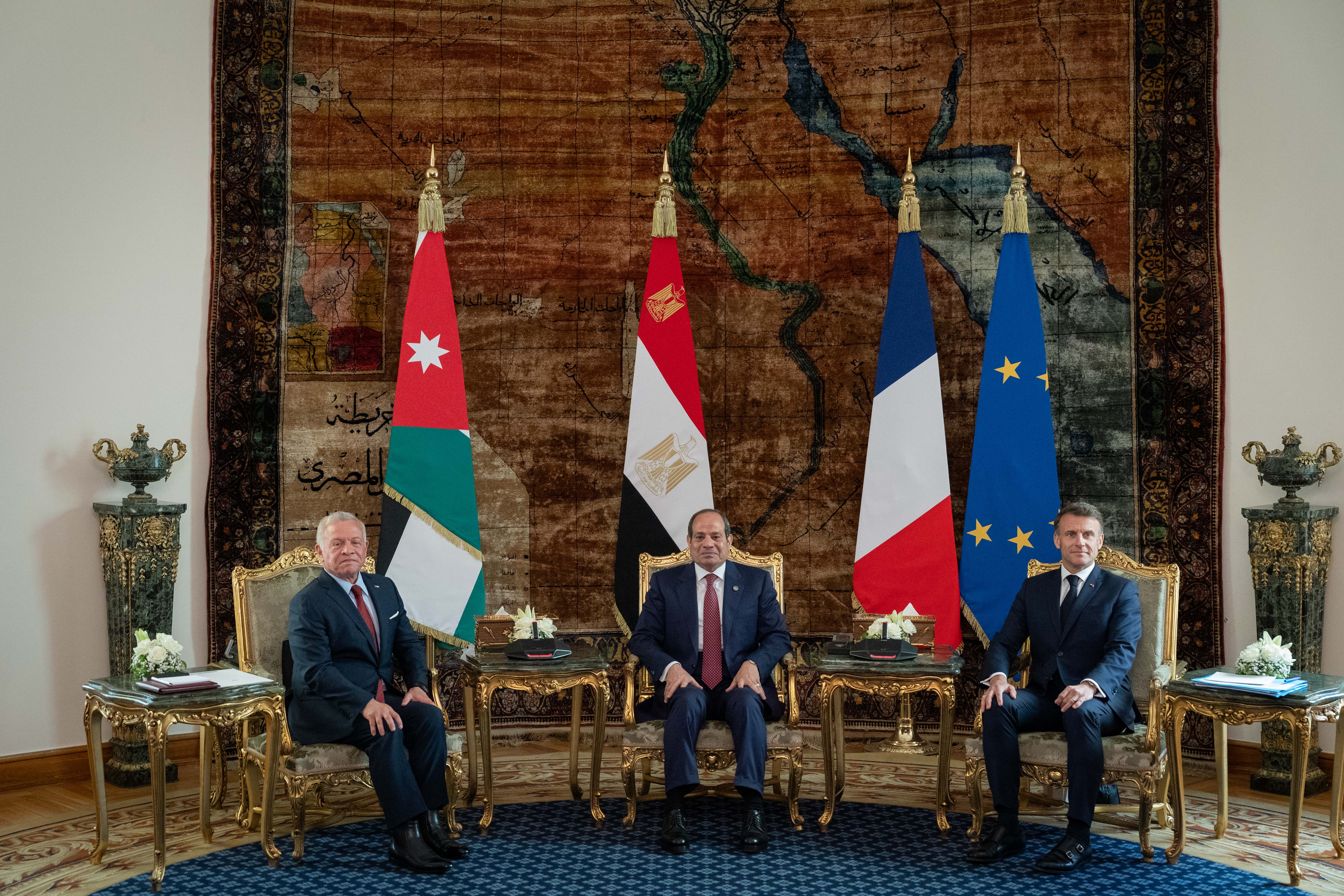 King holds trilateral summit on Gaza with Egyptian, French presidents