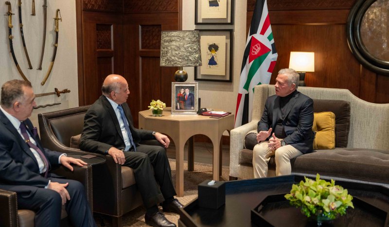 King receives invitation from Iraq president to attend Arab Summit