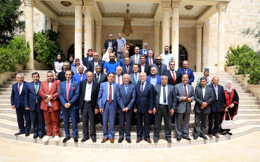 رئيس الديوان الملكي يلتقي فعاليات شبابية وثقافية