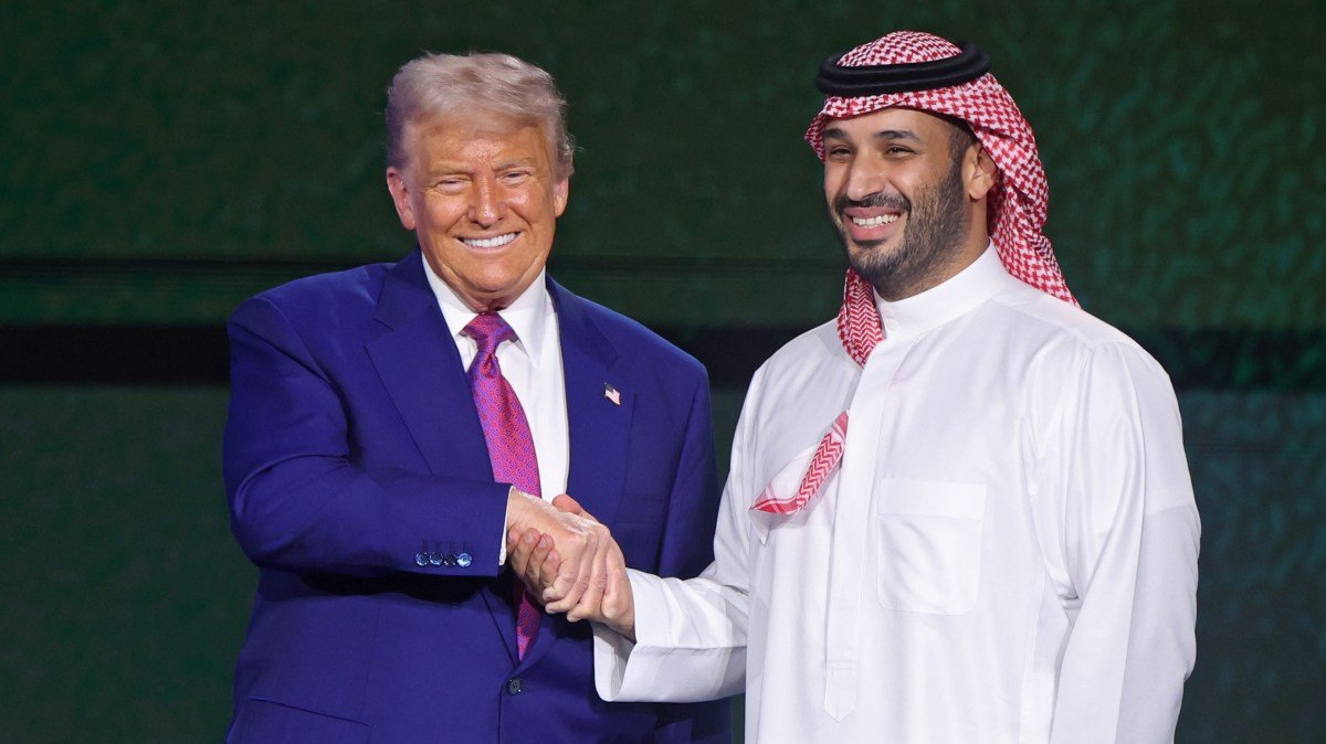 Trump pledges to lift Syria sanctions as he seals $142bn arms deal on Saudi visit