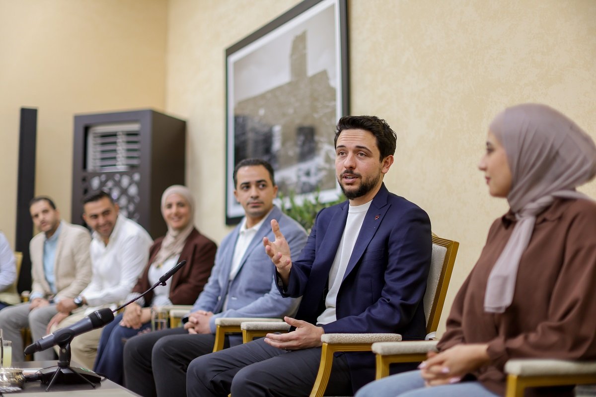 Crown Prince meets with Mafraq youth