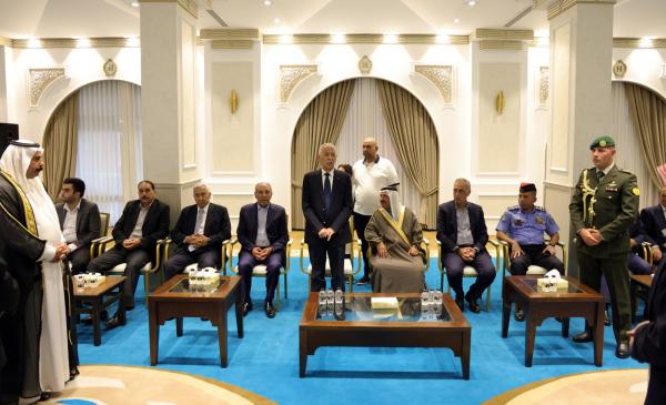 مندوبا عن الملك وولي العهد .. العيسوي يعزي بوفاة نجل النائب الصقور
