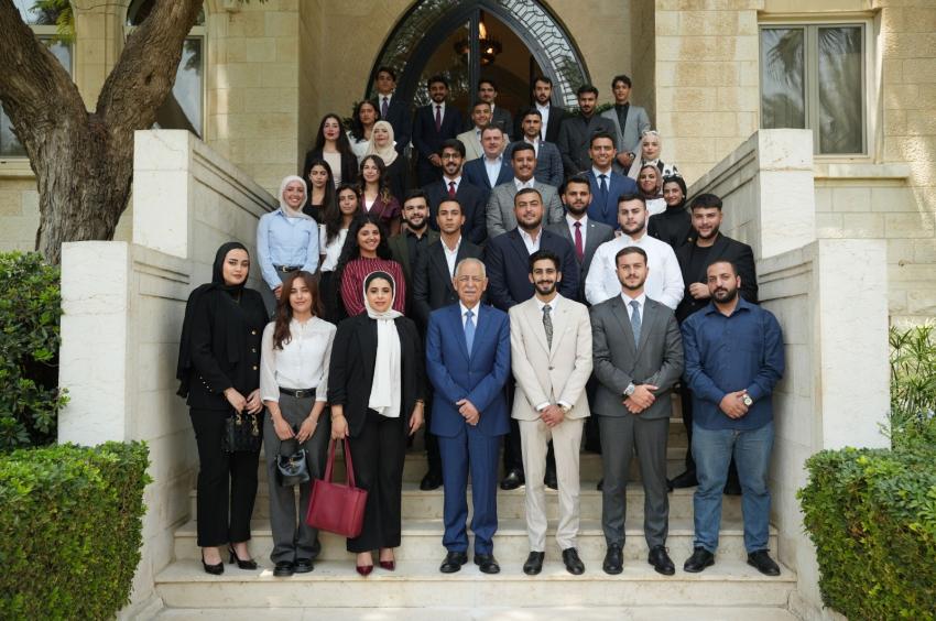 العيسوي يلتقي متقاعدين عسكريين ووفدًا قانونيًا