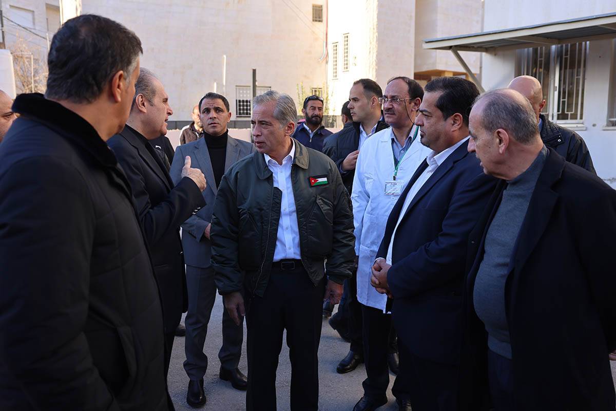جولات رئيس الوزراء شملت 93 موقعا في المحافظات نتج عنها 242 إجراء - فيديو