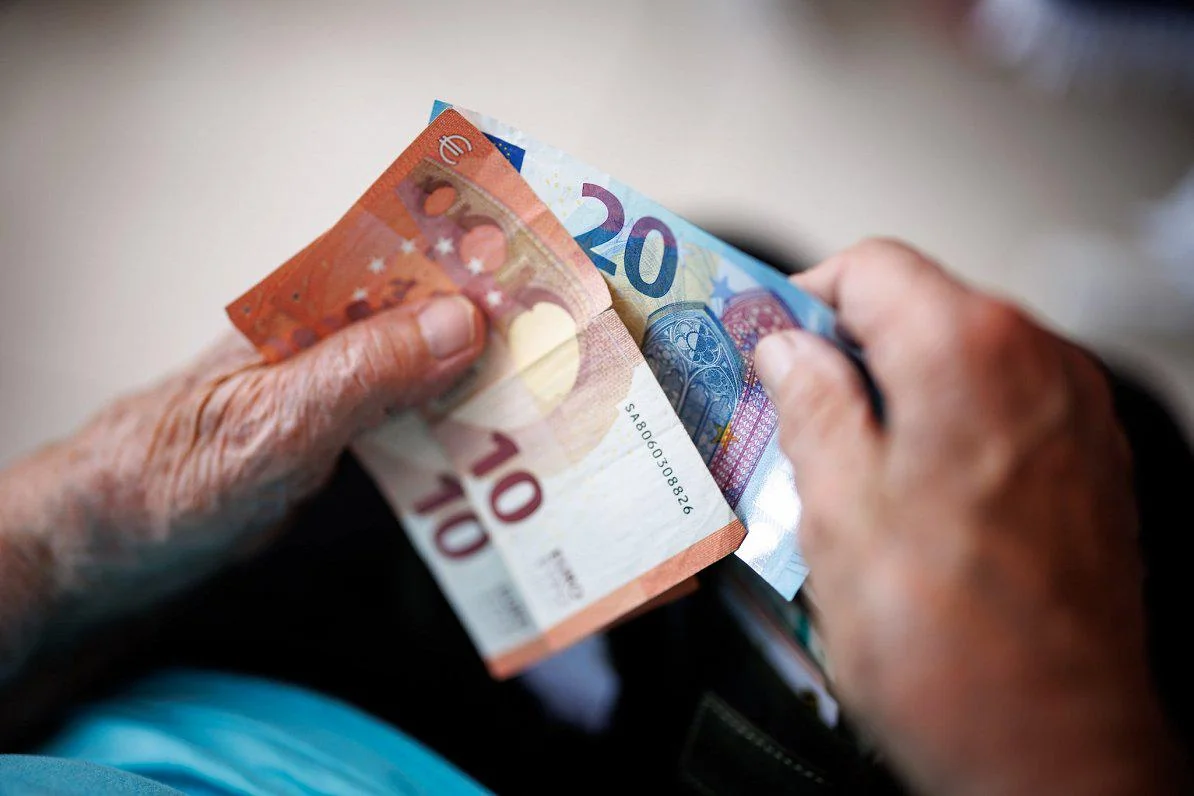 Russia transfers $17 mln in pension back payments to retirees in Latvia, Estonia