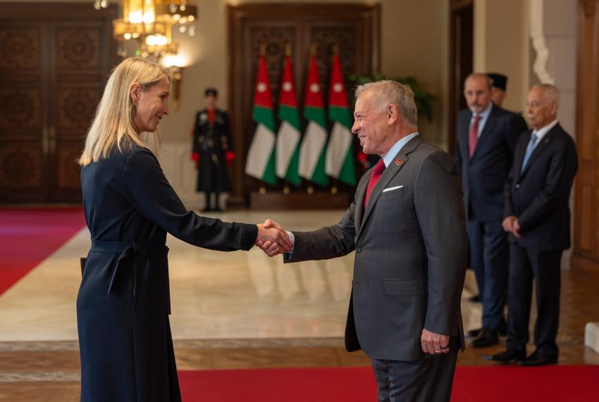 King accepts credentials of new ambassadors