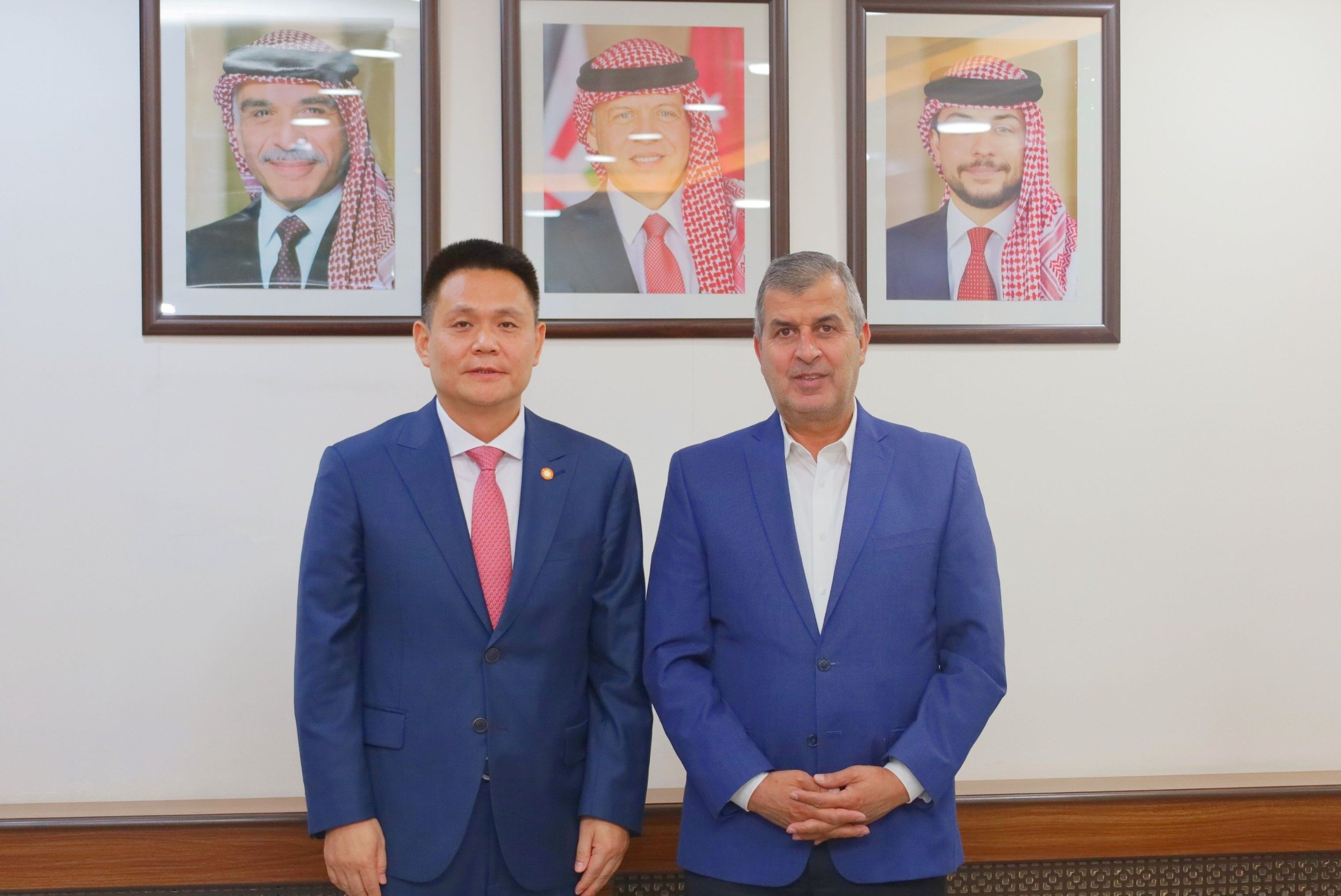 Energy Ministry signs MoU with UEG on $1.2 bln green hydrogen project