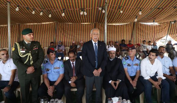 مندوباً عن الملك وولي العهد .. العيسوي يعزي بضحايا غرق ٣ أطفال أشقاء