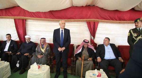 العيسوي ينقل تعزي الملك وولي العهد إلى عشيرتي المساعيد والمسيب