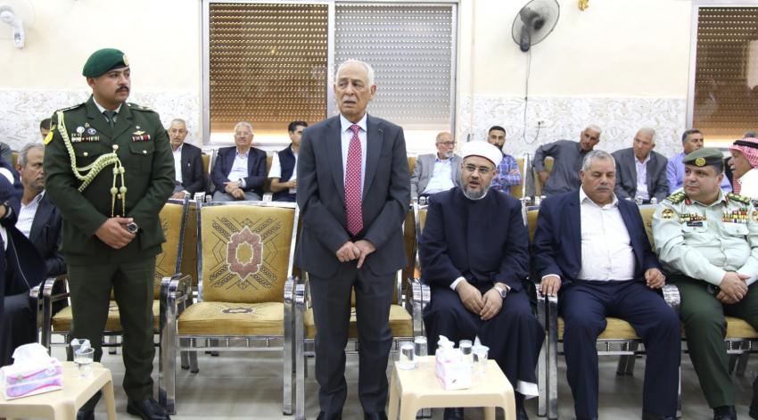 مندوبا عن الملك وولي العهد .. العيسوي يعزي آل العواد وآل عباد