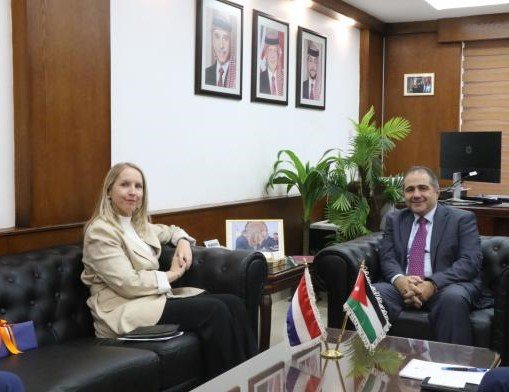 Minister Abu Ghazaleh, Dutch envoy Kloth discuss boosting investment ties