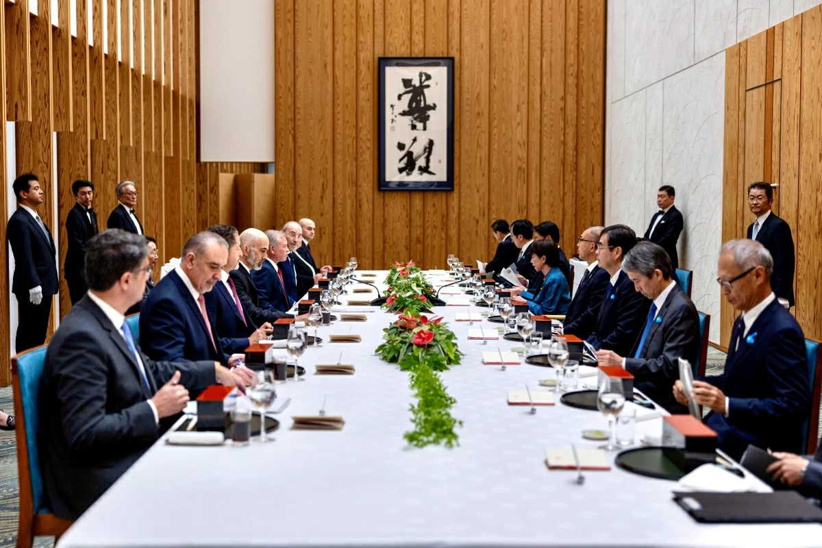 King meets Japan PM, discusses expanding economic cooperation in vital fields