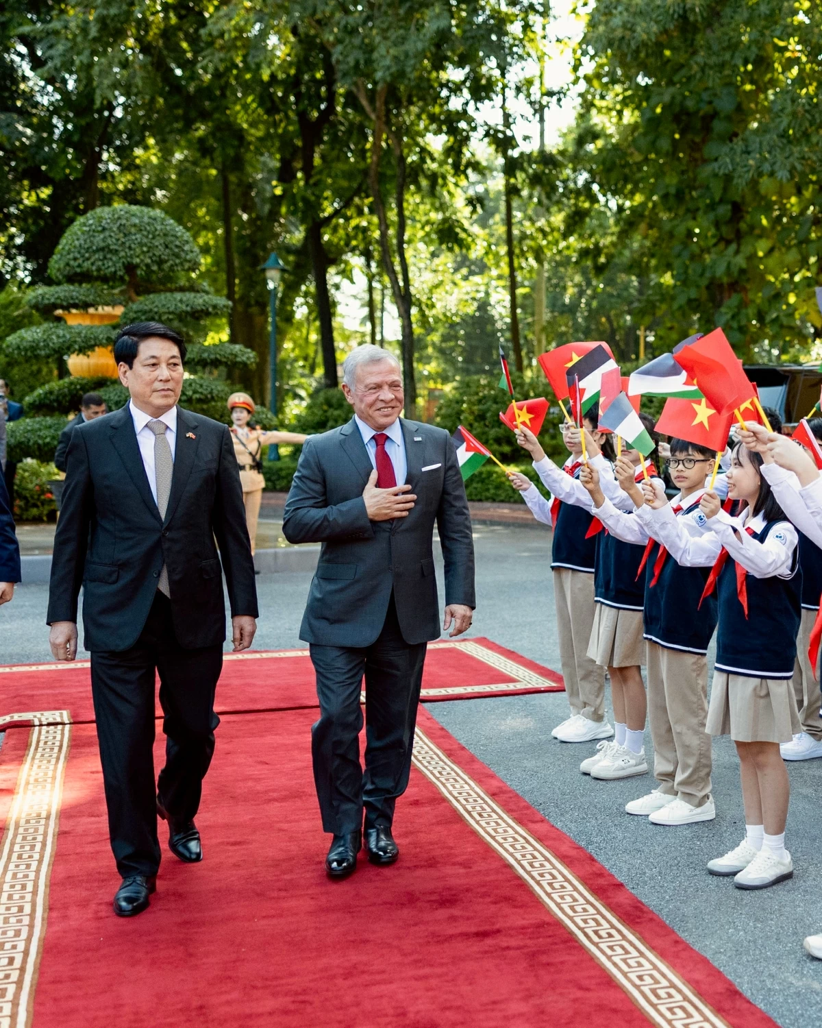 King, Vietnam president hold talks in Hanoi