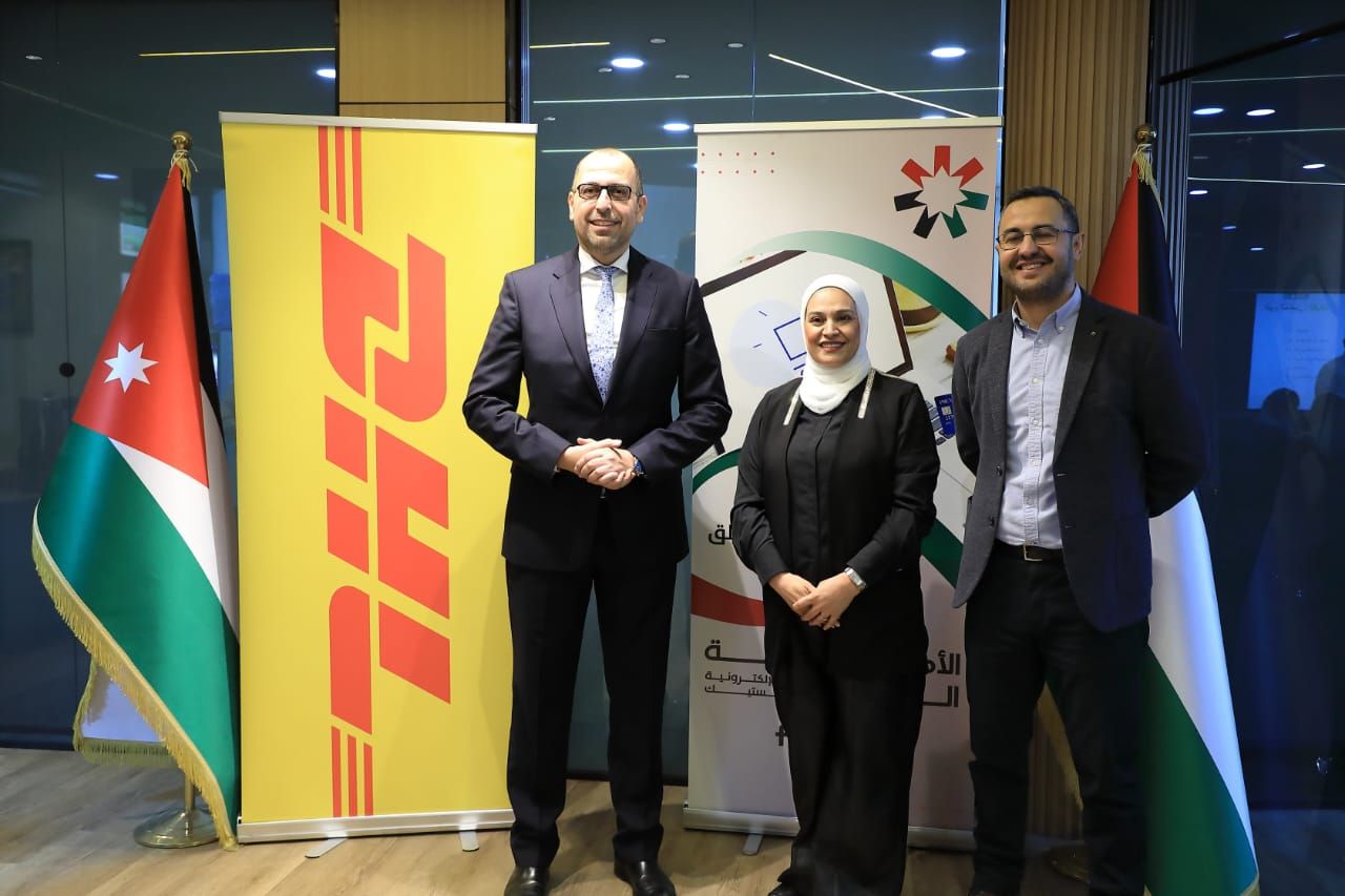 DHL Express supports training for 100 E-commerce graduates