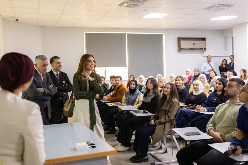 Queen Rania attends Royal Health Awareness Society 20th anniversary event