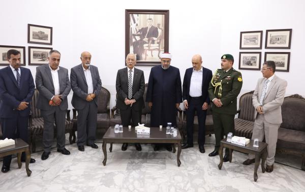 مندوبا عن الملك وولي العهد… العيسوي يعزي عشيرتي القعقاع والقرعان