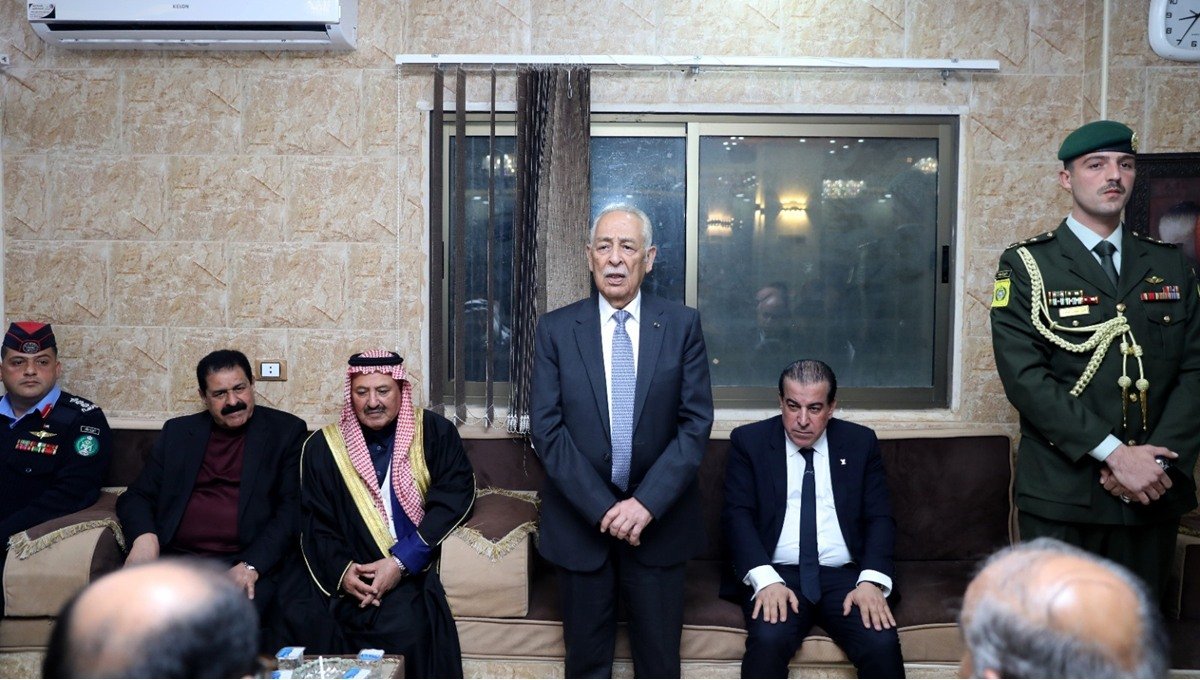 مندوبًا عن الملك وولي العهد .. العيسوي يعزي النابلسي والجوارنة والزغول والطراونة