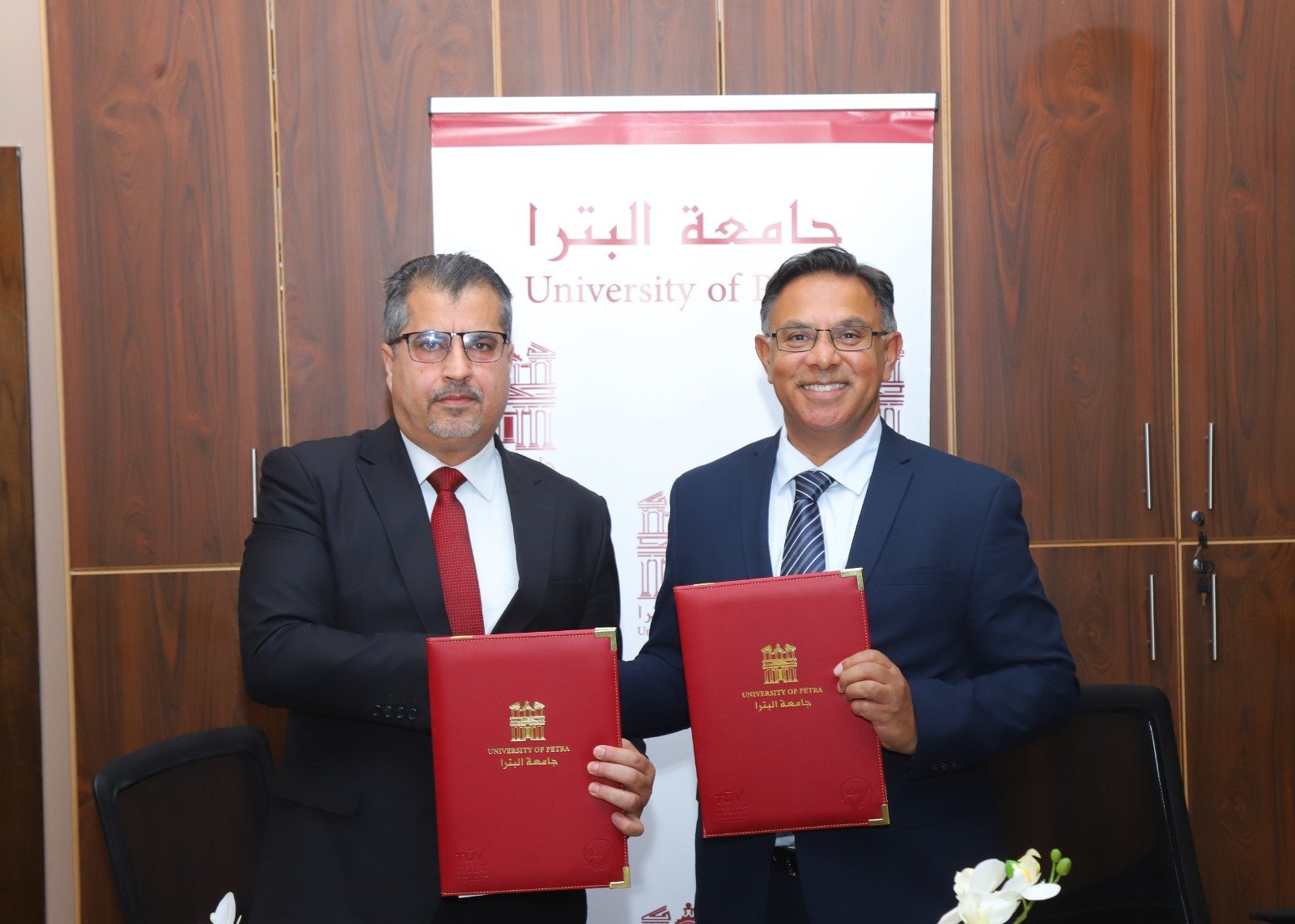 Petra University, Wolverhampton University sign MoU to expand academic, research cooperation