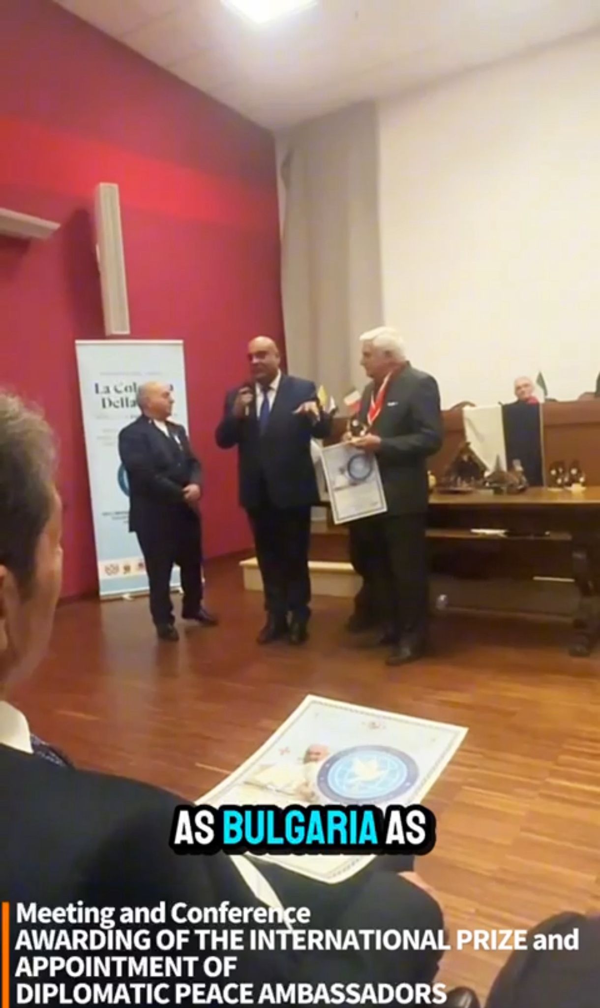Bulgarian foreign affairs expert honoured with international peace award at Vatican