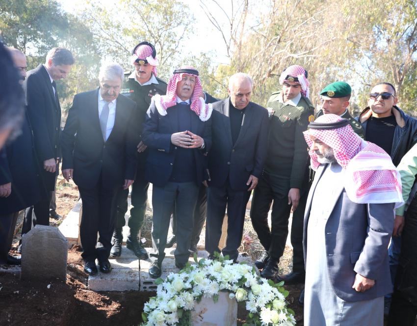 العيسوي يشارك في تشييع جثمان العين والوزير الأسبق صالح إرشيدات