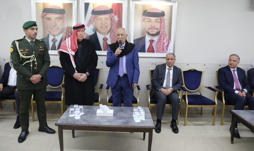 مندوبا عن الملك وولي العهد .. العيسوي يعزي النوايسة والطراونة