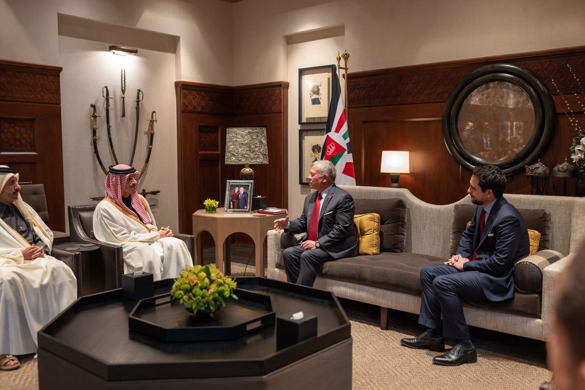 King receives Qatar PM