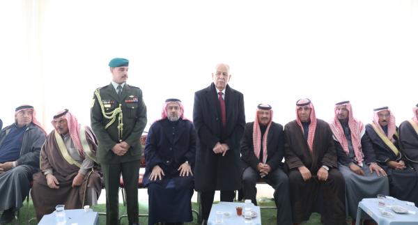 مندوبا عن الملك وولي العهد .. العيسوي يعزي عشيرة الفايز