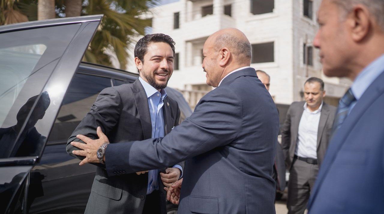 Crown Prince meets with community leaders, key figures in Sahab