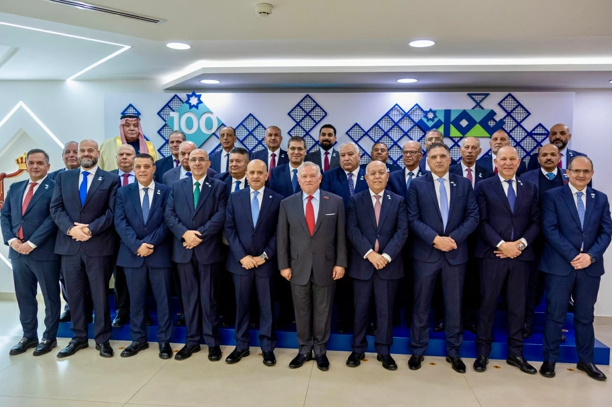 King attends Amman Chamber of Commerce celebration of over 100 years since its founding