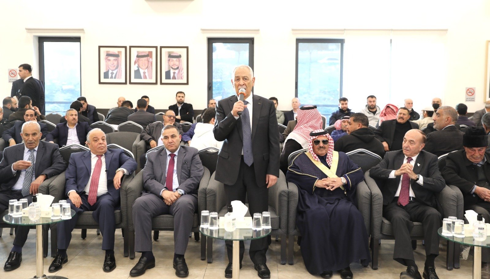 مندوبا عن الملك وولي العهد...العيسوي يعزي عشيرة النهار/ عباد