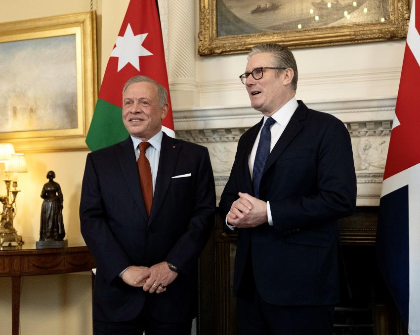 King meets with UK PM in London