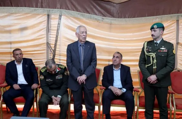 مندوبا عن الملك وولي العهد .. العيسوي يعزي العدوان والأحمد