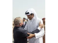 King arrives in Qatar, received by Emir Sheikh Tamim