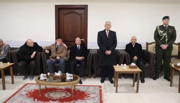 مندوبا عن الملك وولي العهد .. العيسوي يعزي آل صالح