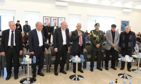 العيسوي ينقل تعازي الملك وولي العهد إلى آل داود