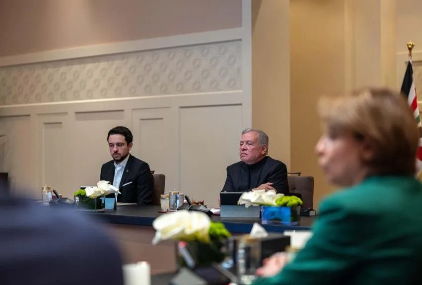 King reviews government progress in public sector modernisation