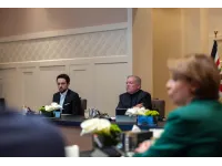 King reviews government progress in public sector modernisation