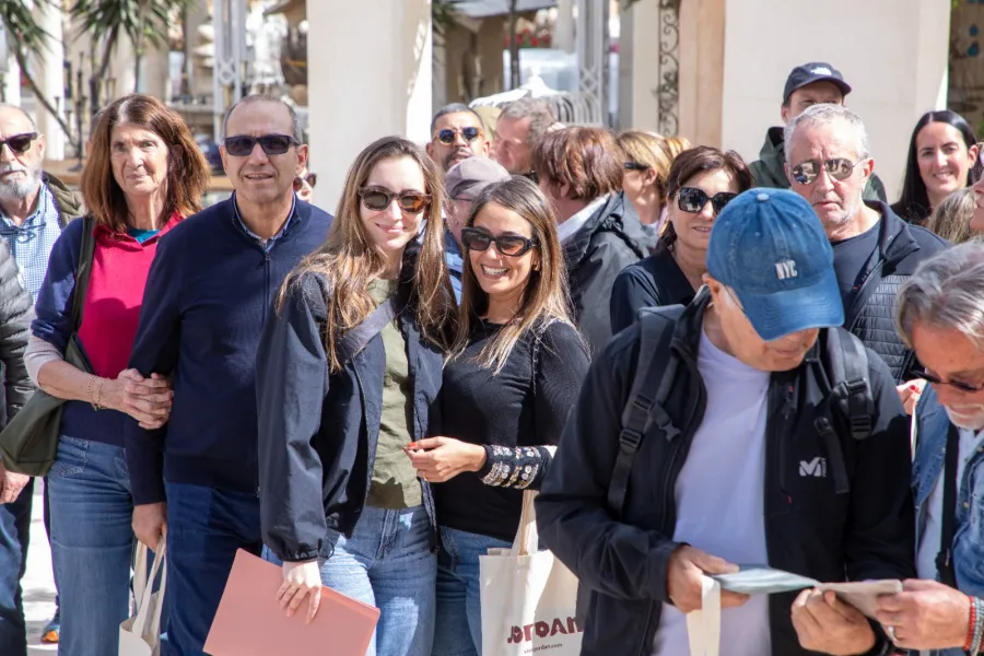Charter flight with 105 French tourists arrives in Jordan with JTB support