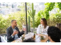 Queen meets Jordanian entrepreneurs; visits Ezwitti Initiative in Amman