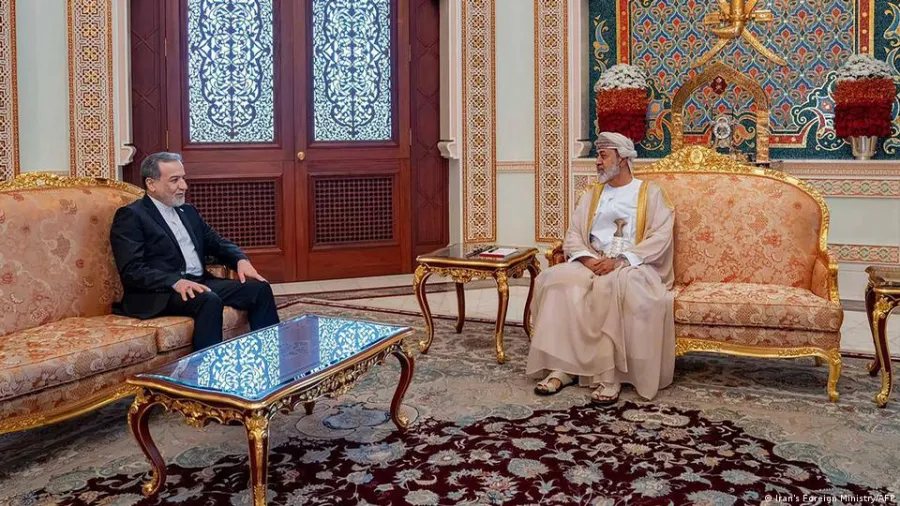Iran’s Araqchi discusses efforts to end war and Hormuz security with Oman