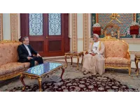 Iran’s Araqchi discusses efforts to end war and Hormuz security with Oman