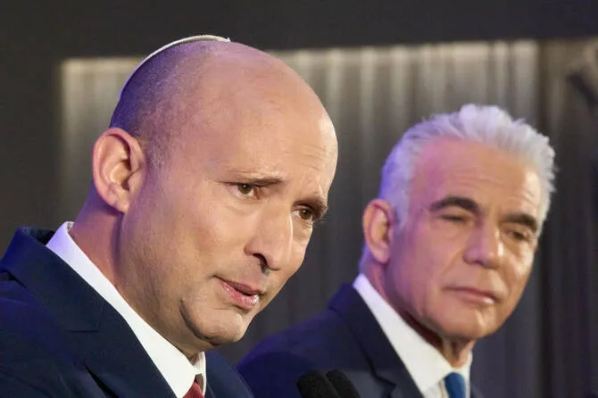 Two former Israel PMs unite to challenge Netanyahu in elections