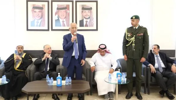 مندوبا عن الملك وولي العهد .. العيسوي يعزي عشيرة حجازي