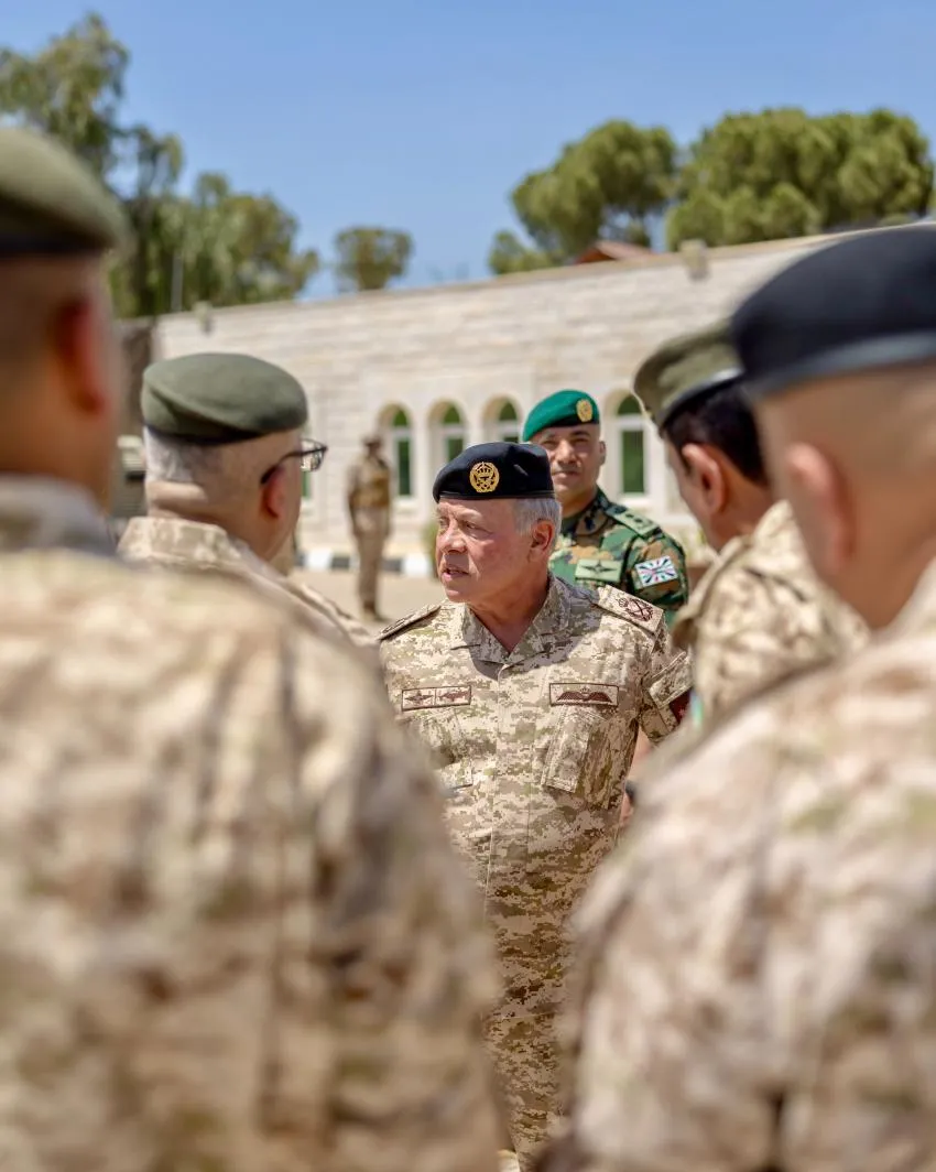 King visits Eastern Military Region Command