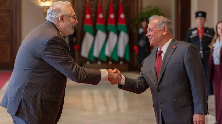 King accepts credentials of new ambassadors