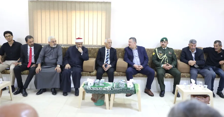 مندوبا عن الملك وولي العهد.. العيسوي يعزي عشائر العنزة والطوالبة والعمري