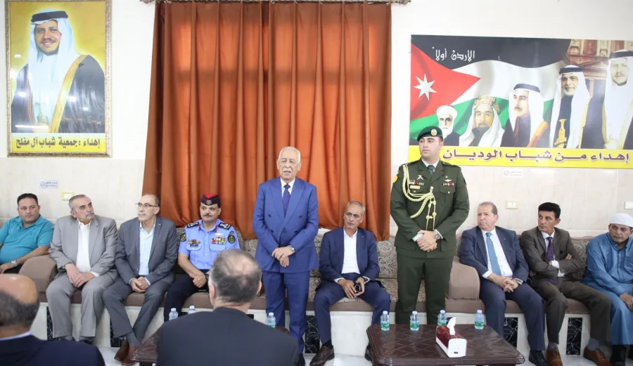 مندوبا عن الملك وولي العهد.. العيسوي يعزي بوفاة اللواء المتقاعد الوديان