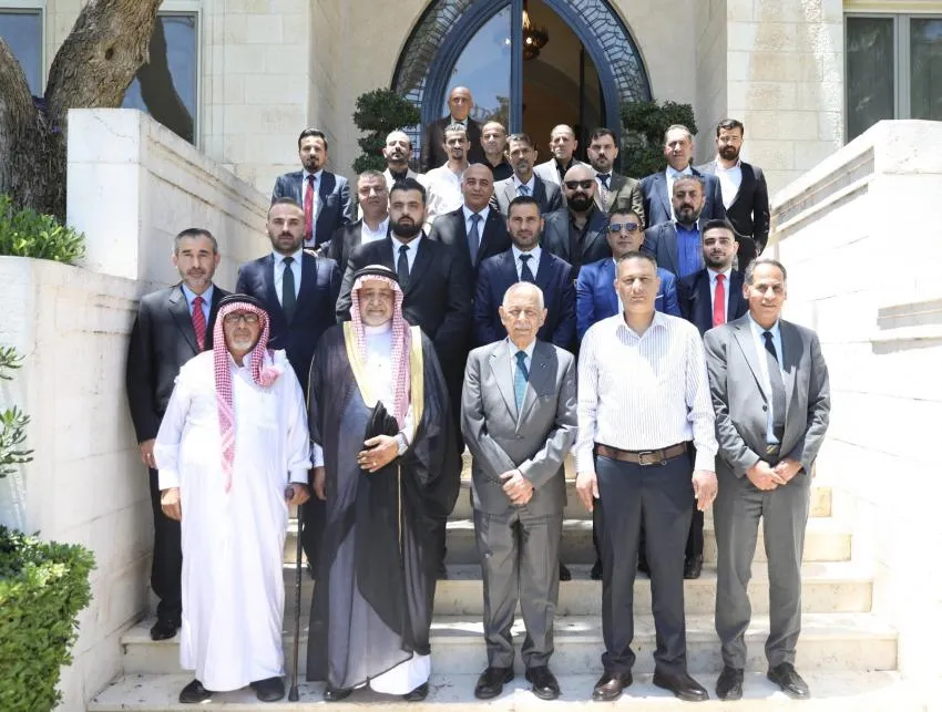 العيسوي يلتقي وفدا من مركز الدراسات السياسية