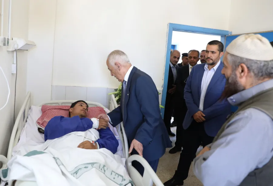 مندوبا عن الملك وولي العهد.. العيسوي يعزي بوفاة الشاب الدماسي 